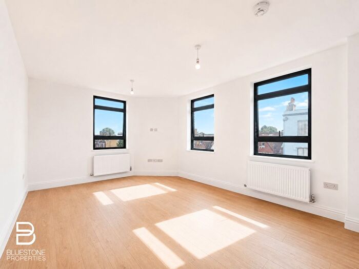 2 Bedroom Flat To Rent In Bovill Road, Honor Oak, SE23