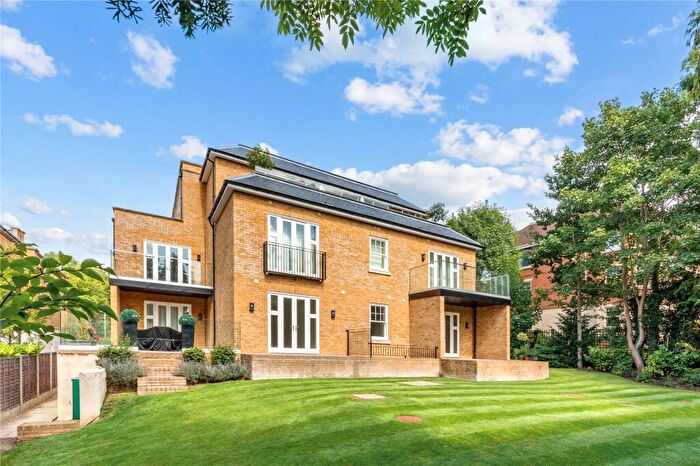 2 Bedroom Apartment For Sale In Eastbury Avenue, Northwood, HA6
