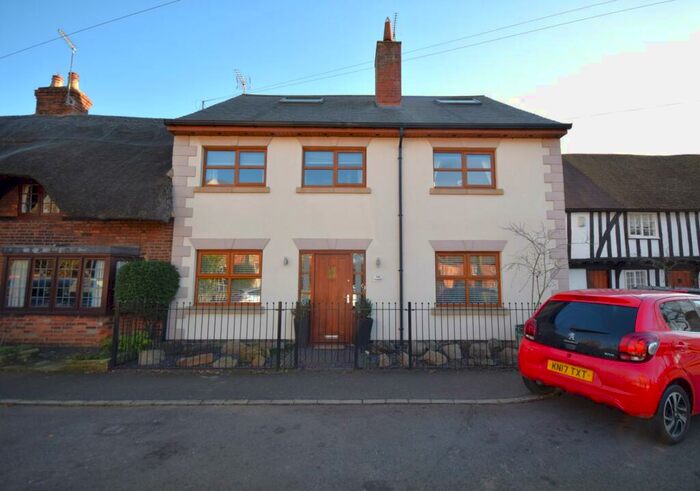 5 Bedroom House To Rent In The Square, Dunchurch, Rugby, CV22