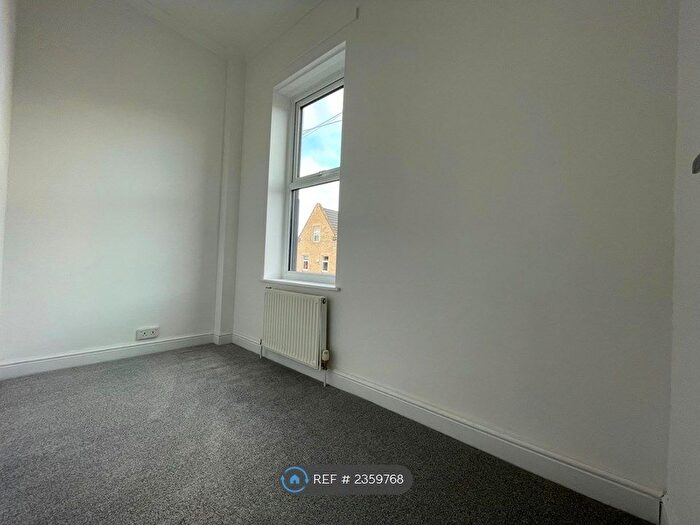 3 Bedroom End Of Terrace House To Rent In Worrall Street, Leeds, LS27