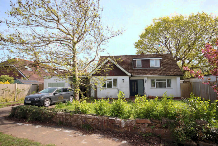 3 Bedroom Detached House To Rent In Shorefield Way, Milford On Sea, SO41