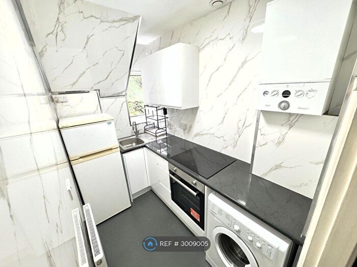 1 Bedroom Flat To Rent In Derby Road, Nottingham, NG7