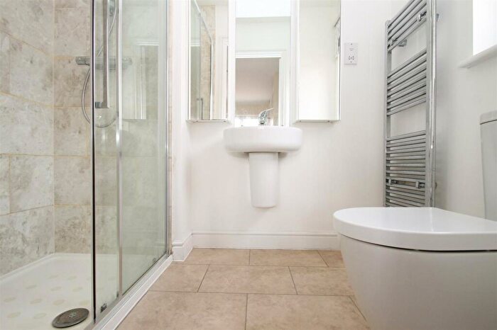 4 Bedroom Detached House For Sale In Albion Drive, Larkfield, Aylesford, ME20