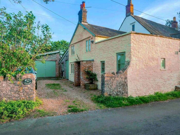 2 Bedroom Character Property For Sale In Pound Lane, Oakhill, Radstock, BA3