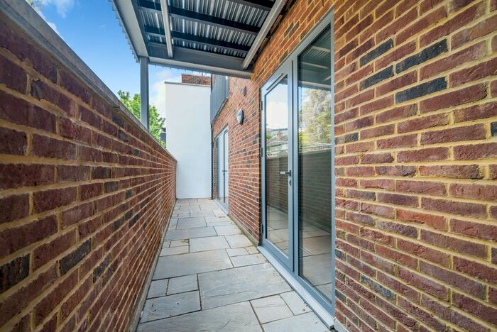 2 Bedroom Flat To Rent In Tamworth Place, Croydon, CR0