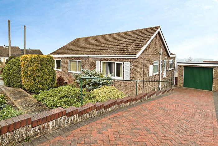 3 Bedroom Detached House For Sale In Whiteland Rise, Westbury, BA13