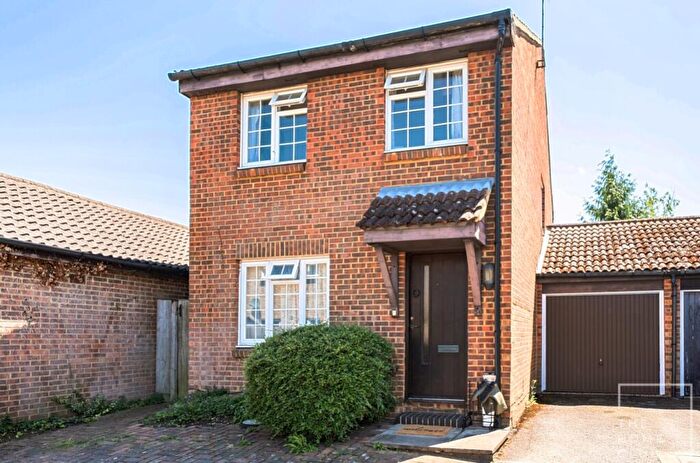 3 Bedroom Link Detached House To Rent In Bradfield Close, Guildford, Surrey, GU4