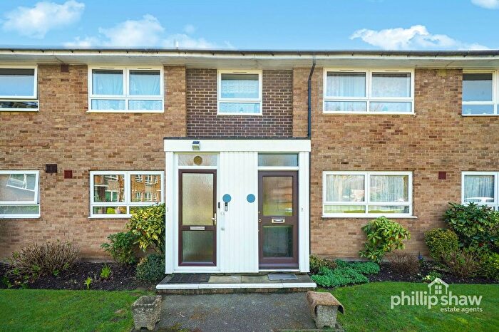 2 Bedroom Flat For Sale In Gleneagles, Stanmore, HA7