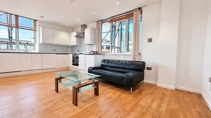 1 Bedroom Flat To Rent In Bath Road, Slough, SL1