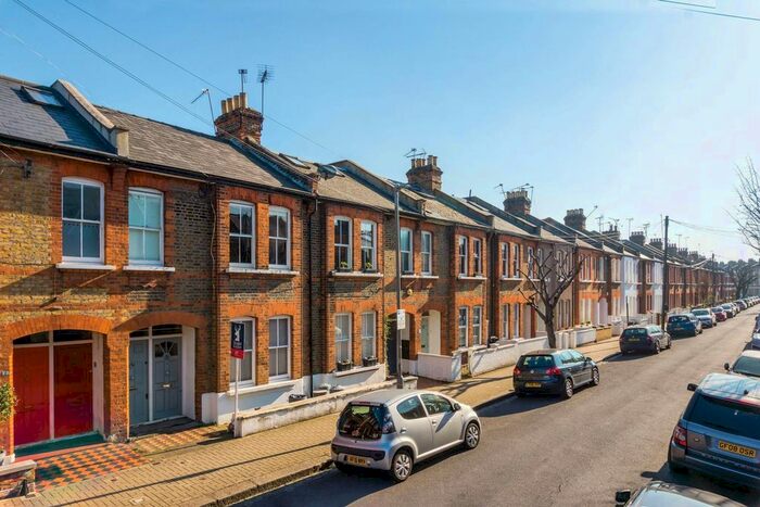 2 Bedroom Flat To Rent In Ingelow Road, Diamond Conservation Area, London, SW8