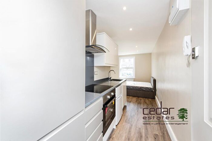 Flat To Rent In Holmdale Road, West Hampstead, NW6