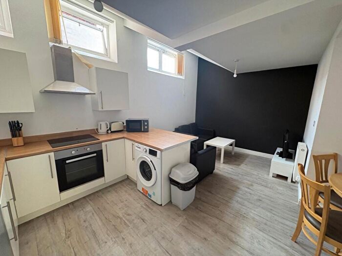 5 Bedroom House To Rent In Holland Place, Liverpool, L7