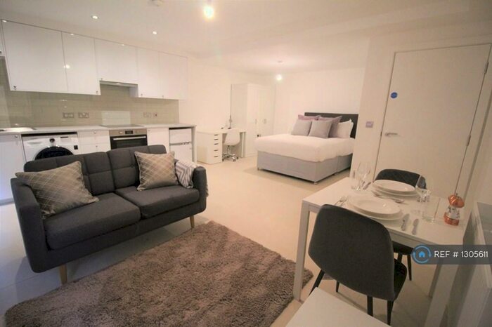 2 Bedroom Flat To Rent In Clarendon Road, Leeds, LS2