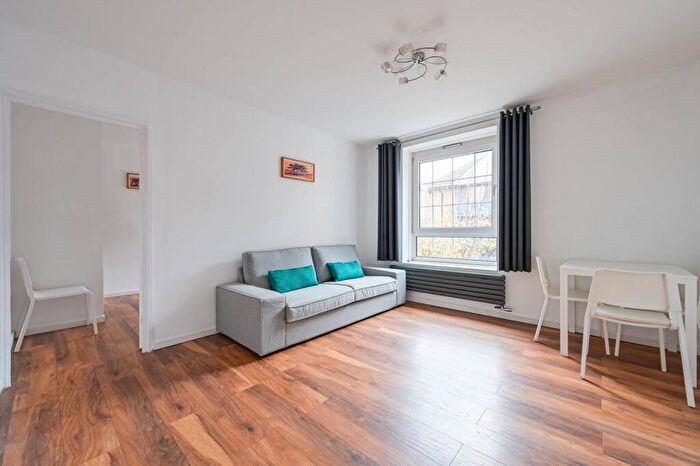 1 Bedroom Flat To Rent In Grenada House, Westferry, London, E14