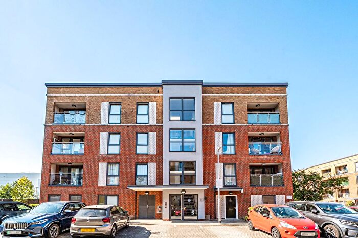 2 Bedroom Flat For Sale In Arla Place, Ruislip, HA4