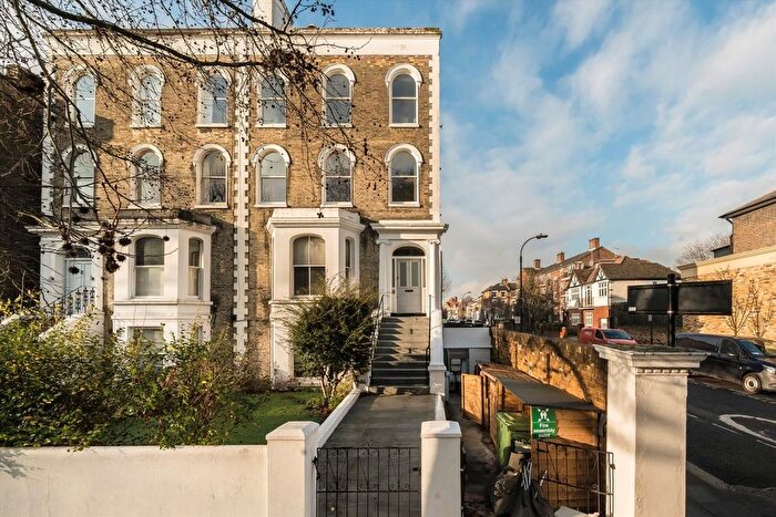 3 Bedroom Flat For Sale In Hammersmith Grove, Hammersmith, W6