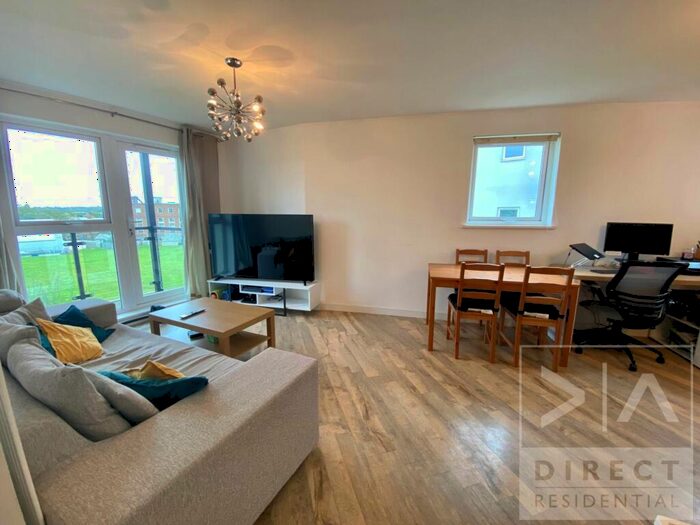 2 Bedroom Apartment To Rent In Park View Road, Leatherhead, KT22