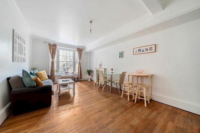 3 Bedroom Flat To Rent In St. Mary Abbots Court, Warwick Gardens, W14