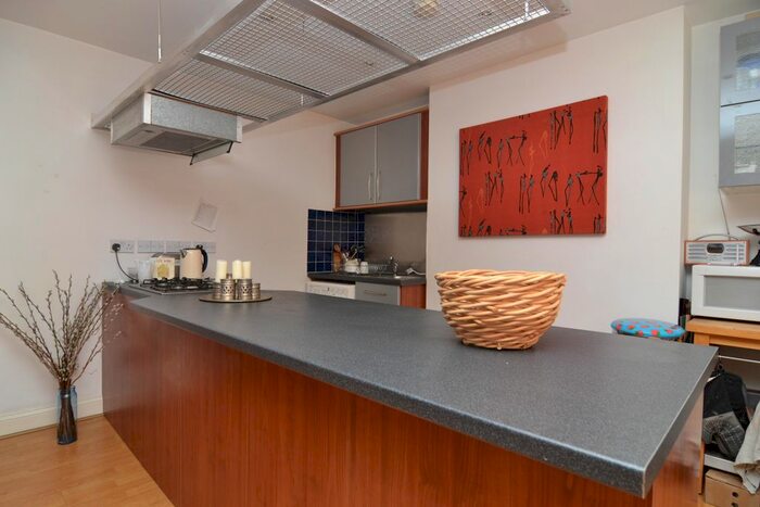 1 Bedroom Flat To Rent In Lavender Hill, London, Uk, SW11