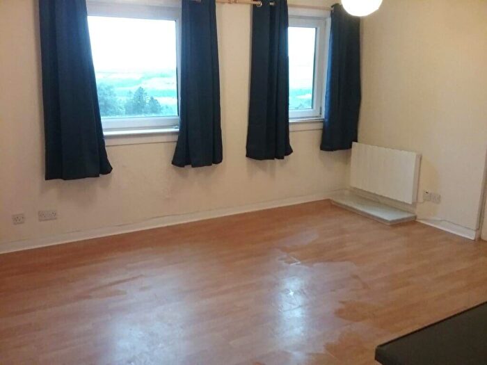 Studio To Rent In Beechwood Drive, Alexandria, G83