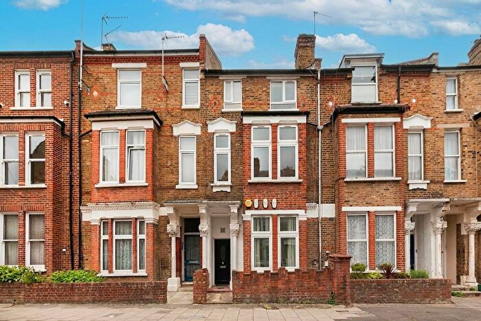 2 Bedroom Flat To Rent In Charteris Road, Queens Park, NW6