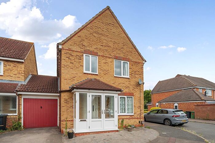 3 Bedroom Link Detached House To Rent In Didcot, Oxfordshire, OX11
