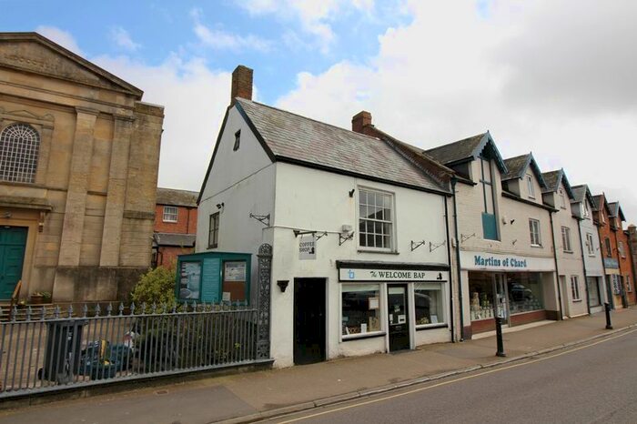 2 Bedroom Flat To Rent In Holyrood Street, Chard TA20