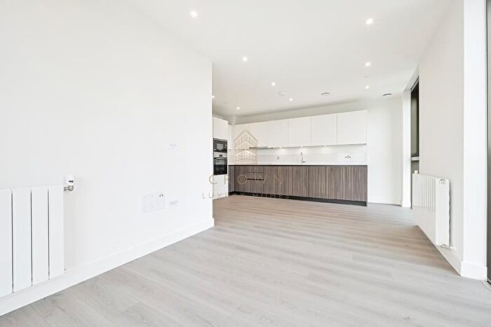 2 Bedroom Flat To Rent In Menara Point - Th Floor, Twelvetrees Park, E16