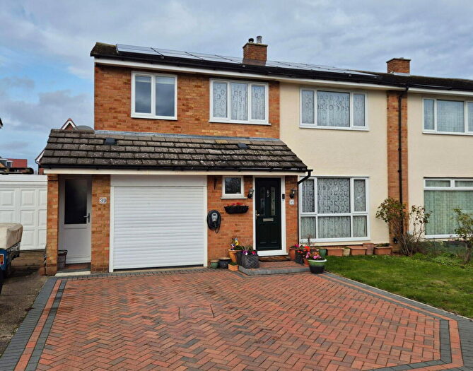 3 Bedroom Semi Detached House For Sale In Silver Birch Avenue, Stotfold, Hitchin, Herts, SG5