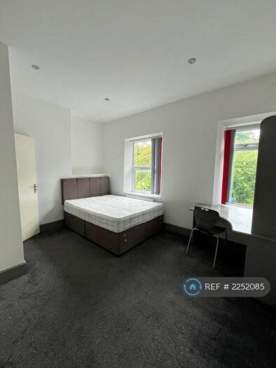 5 Bedroom Terraced House To Rent In Aynsley Road, Stoke-On-Trent, ST4