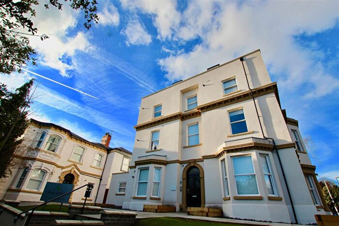 1 Bedroom Flat To Rent In Waverley Street, Nottingham, NG7