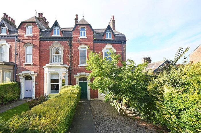 2 Bedroom Flat For Sale In Palace Road, Ripon, HG4