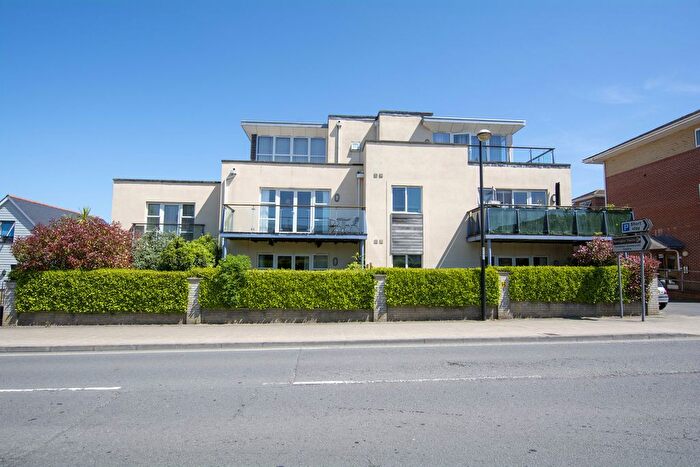 2 Bedroom Flat For Sale In Victoria Road, Ferndown, BH22