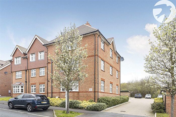 2 Bedroom Flat For Sale In Germander Avenue, Halling, Rochester, Kent, ME2