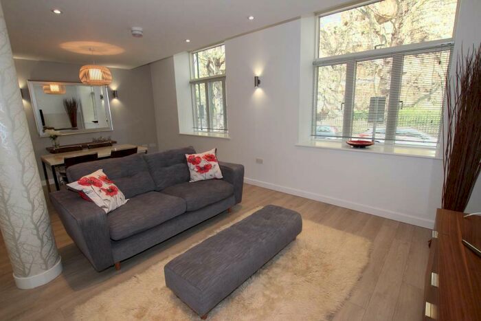 2 Bedroom Flat To Rent In Castle Point, The Park, Nottingham, NG7