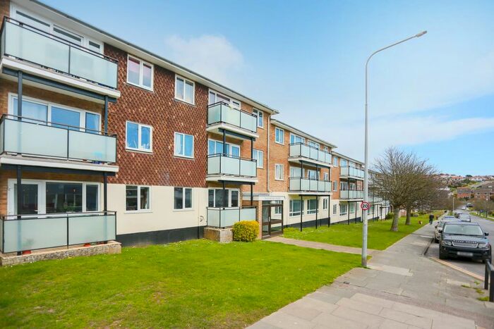 1 Bedroom Flat To Rent In Lustrells Vale, Saltdean, East Sussex, BN2