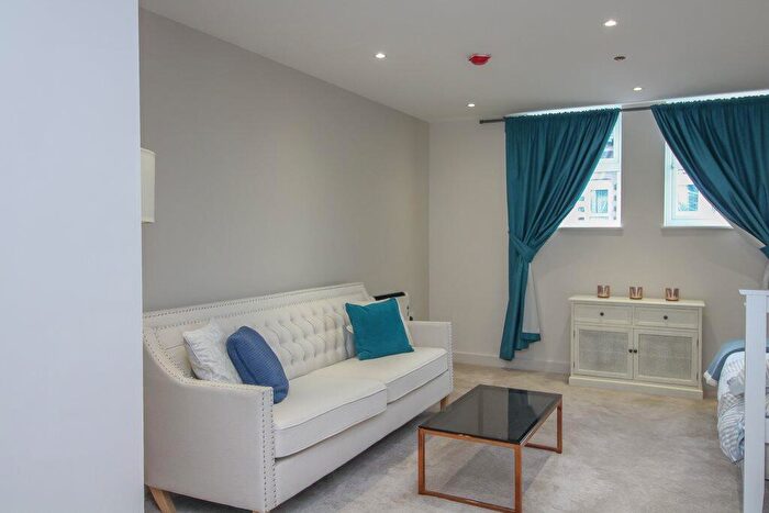 Studio To Rent In Connaught Road, Roath, Cardiff, CF24