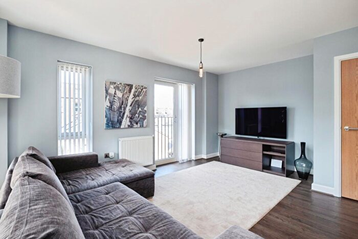 2 Bedroom Apartment For Sale In St. Clements Avenue, London, E3