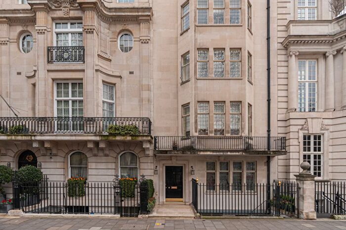 2 Bedroom Flat For Sale In Upper Brook Street, Mayfair, London, United Kingdom, Mayfair, W1K