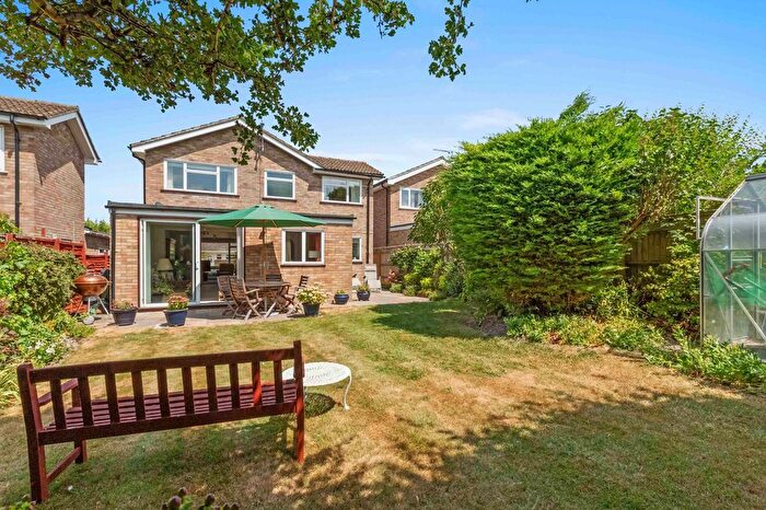 4 Bedroom Detached House For Sale In Dovecote Close, Princes Risborough, HP27