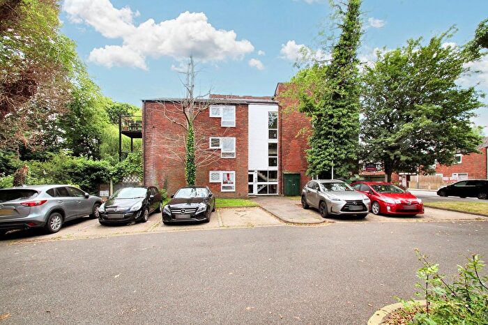 1 Bedroom Flat To Rent In Braybourne Close, Uxbridge, UB8