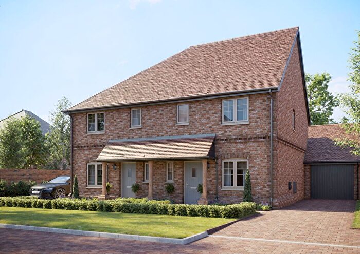 3 Bedroom Semi-Detached House For Sale In Ford Road, Arundel, BN18