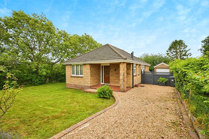2 Bedroom Bungalow For Sale In Coronation Avenue, Cowes, Isle Of Wight, PO31