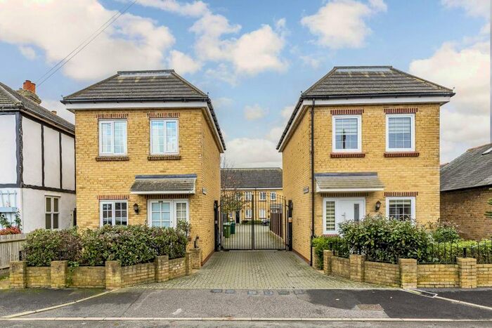 1 Bedroom Flat To Rent In Cambridge Road, Ashford, TW15