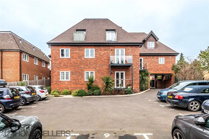 2 Bedroom Apartment For Sale In Yorke Road, Reigate, Surrey, RH2