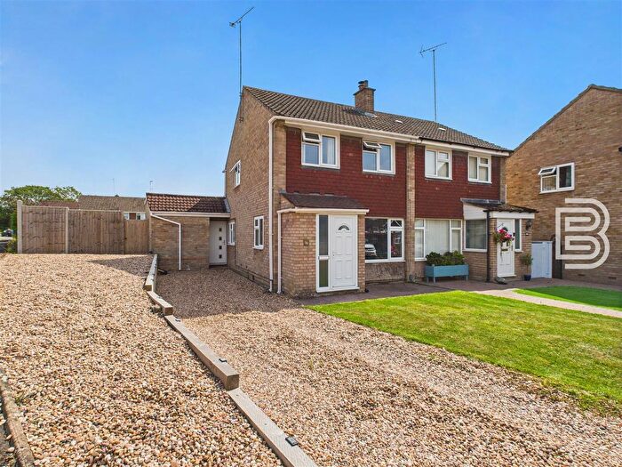3 Bedroom Semi-Detached House For Sale In Pantolf Place, Newbold, Rugby, CV21