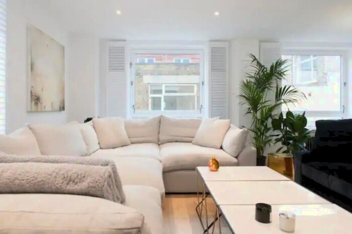 2 Bedroom Flat To Rent In Glassworks Studios, Basing Place, E2