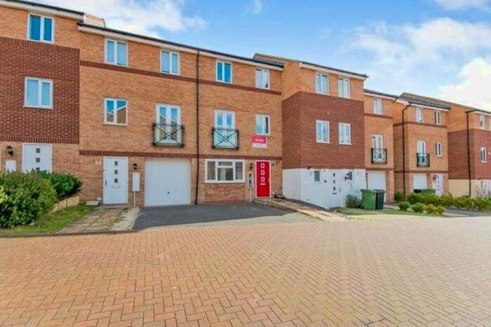 5 Bedroom Property To Rent In Teasel Way, Peterborough, PE7