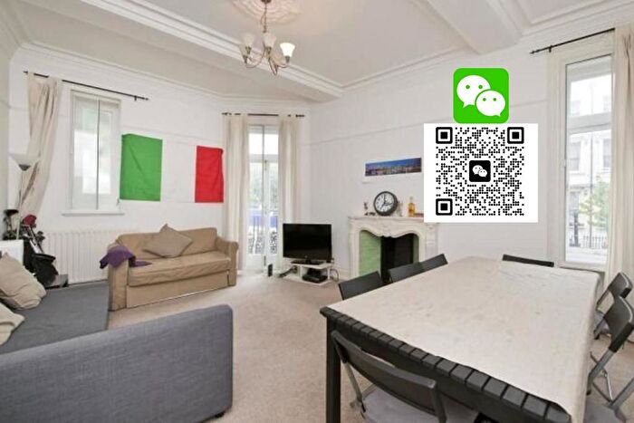 4 Bedroom Flat To Rent In Earls Court Square, Earls Court, SW5
