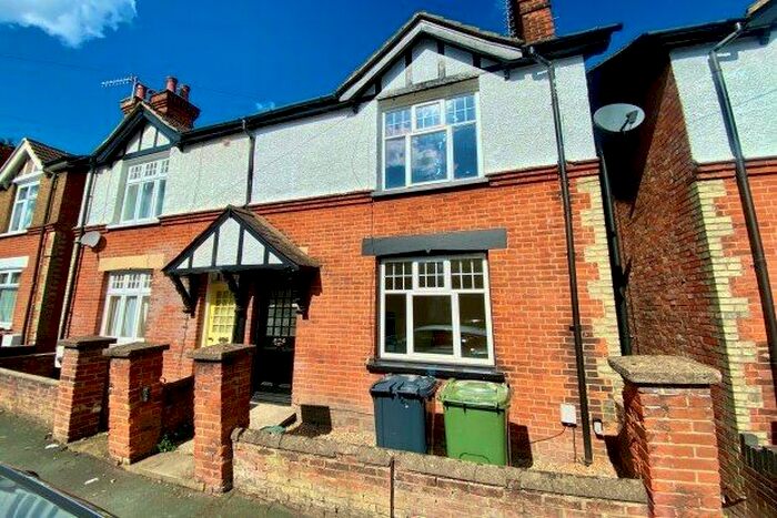 2 Bedroom Property To Rent In Rupert Road, Guildford, GU2